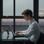 Memilih waktu produktif atau menikmati hiburan digital: Tips-trik memahami prioritisasi kegiatan online