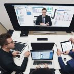 Menggunakan Teknologi untuk Meningkatkan Produktivitas di Era Digital